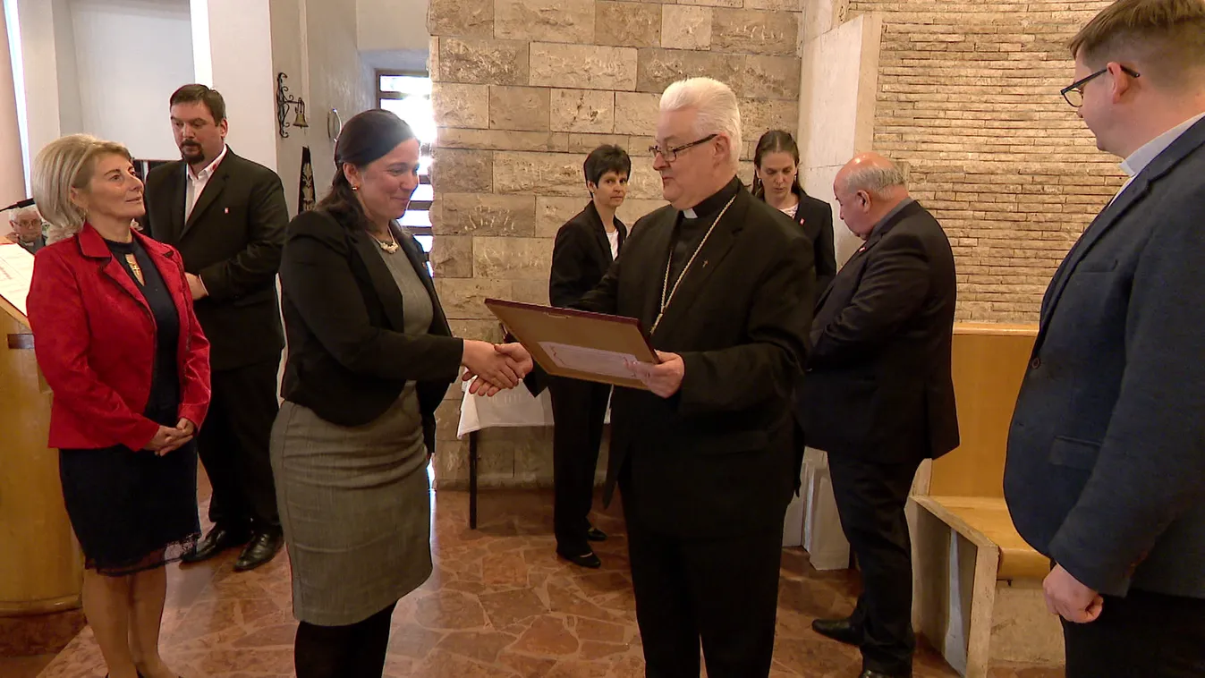 Spányik Antal adta át az ide Caritas Hungarica-díjakat