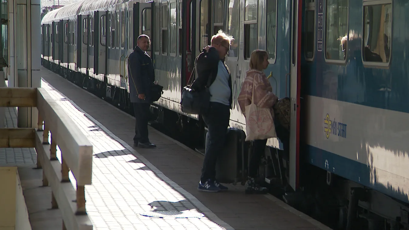 November 1-től a vonatokon is kötelező lesz a maszk