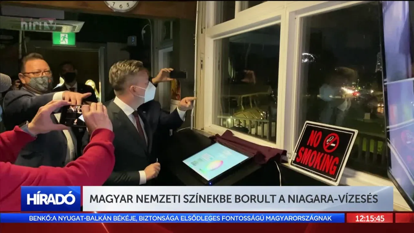 Magyar nemzeti színekbe borult a Niagara-vízesés