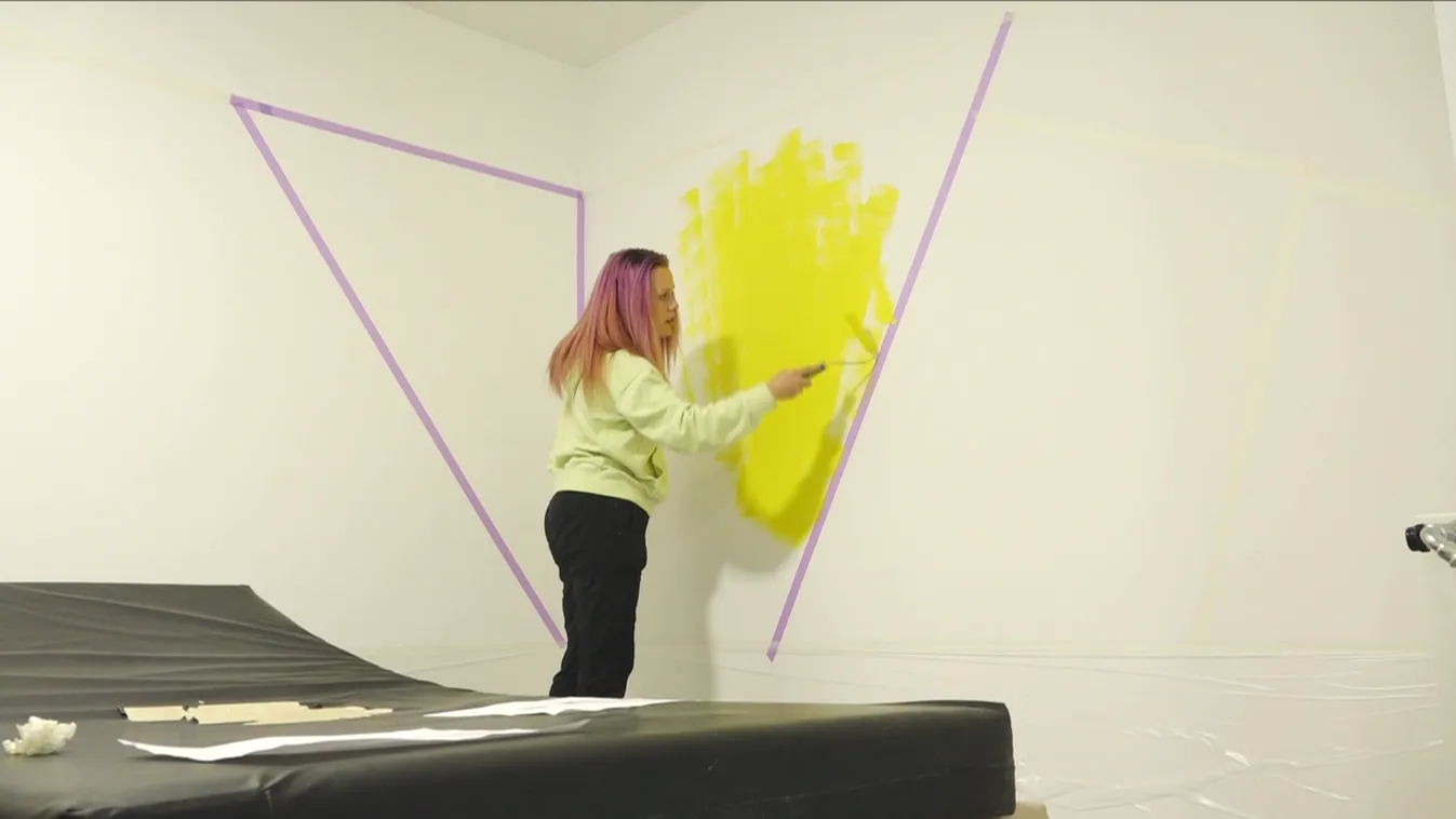 Egyetemi hallgatók festik ki a TÁMASZ Alapítvány pécsi női átmeneti szállóját