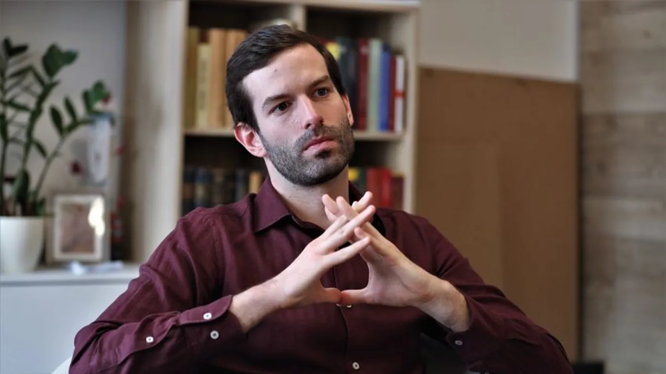 Fekete-Győr András saját magát buktatta meg