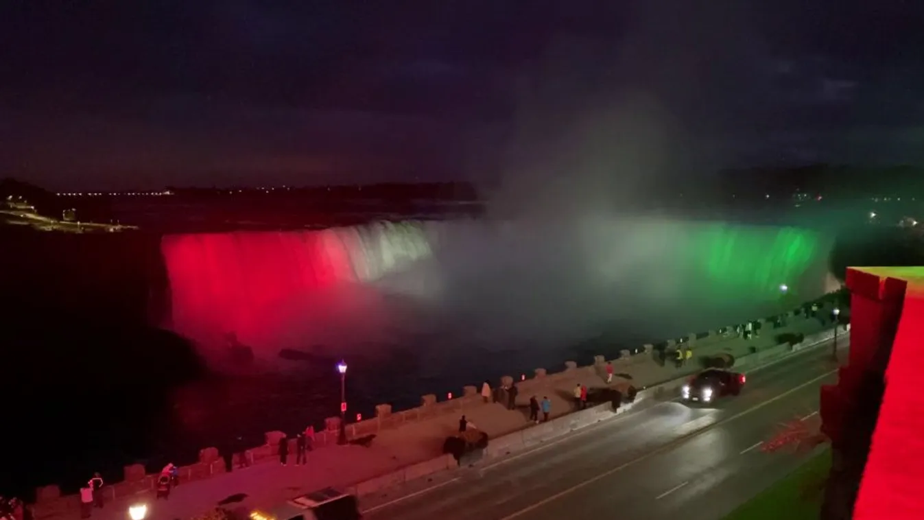 Magyar nemzeti színekbe borult a Niagara
