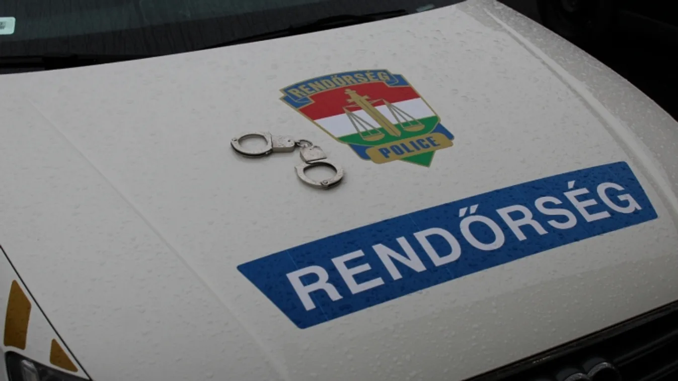 A járőrök egy ágy alatt találták meg a keresett férfit