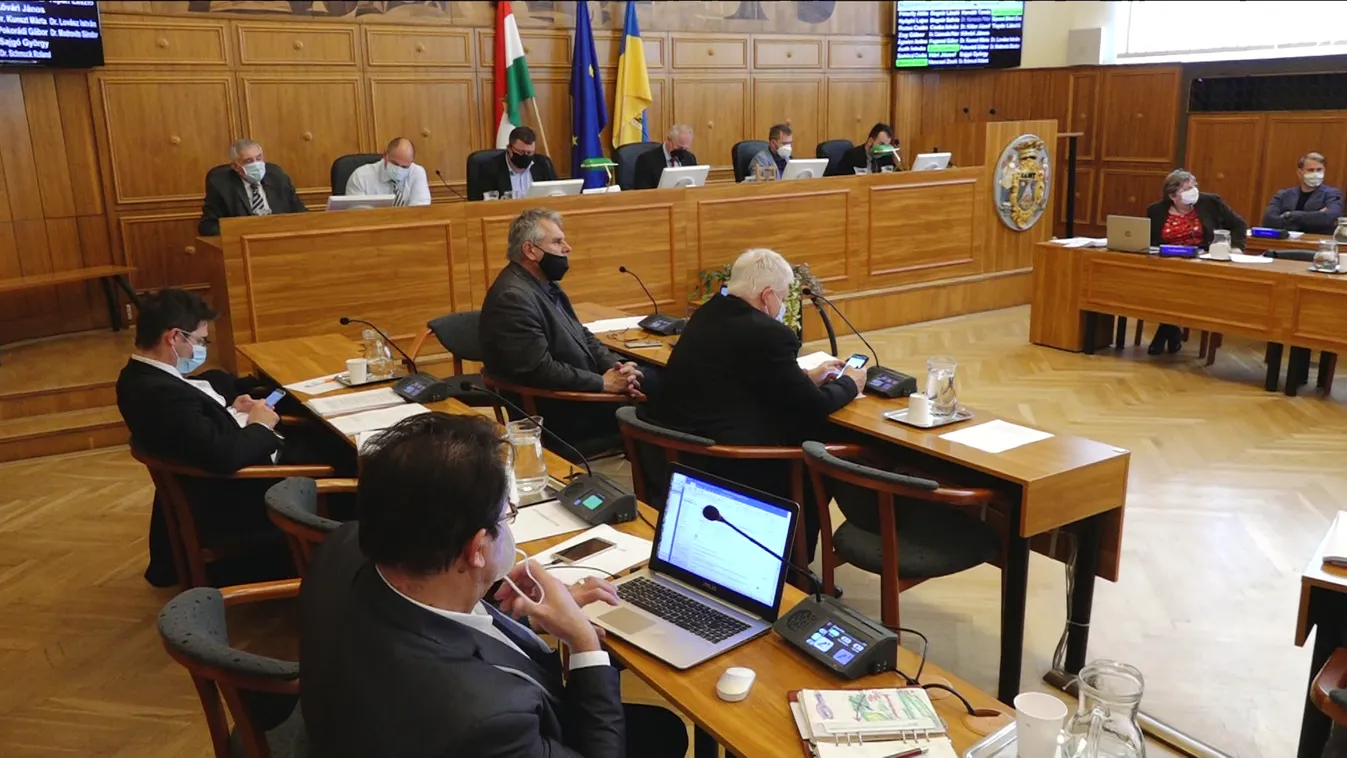 Ellenzéki belháború Pécsett