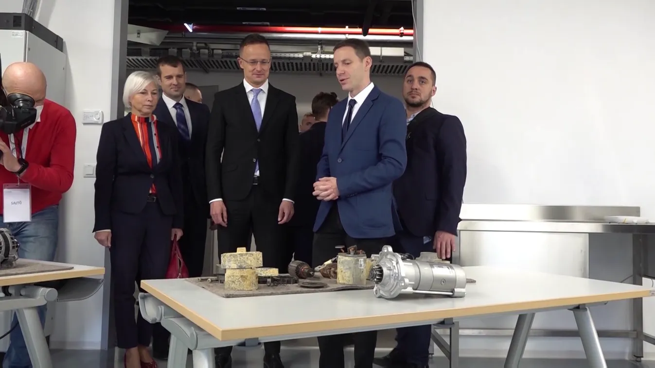 Szijjártó: Továbbra is az európai autóipar zászlóshajója Magyarország