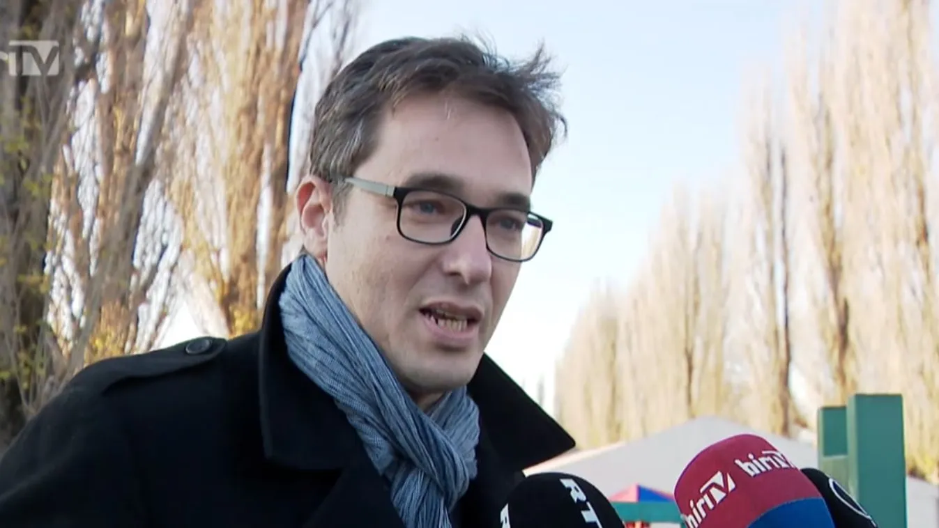 A főváros vezetése továbbra is tagadja, hogy el akarnák adni a városházát