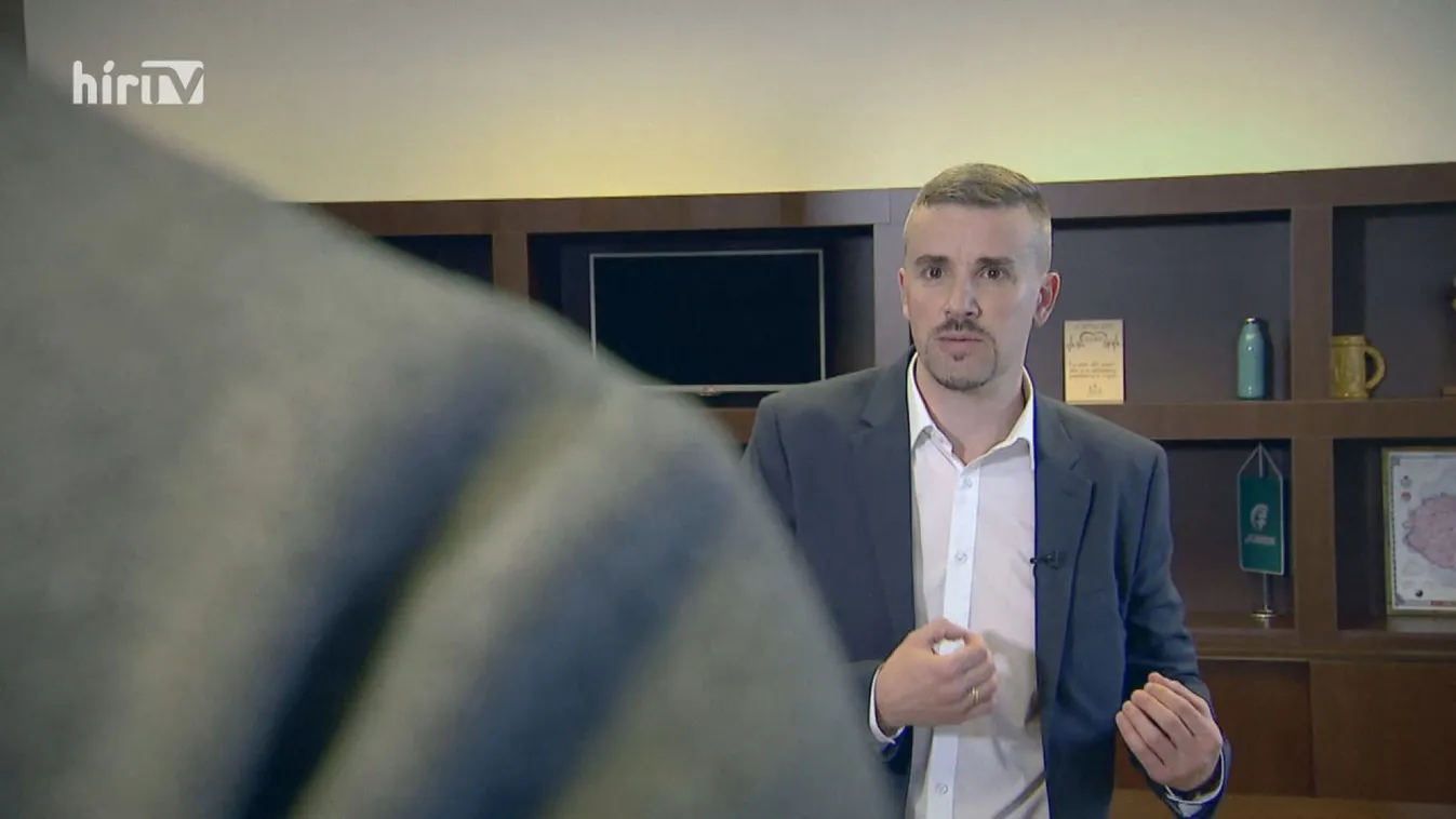 Célpont: Isten éltesse a Jobbikot!