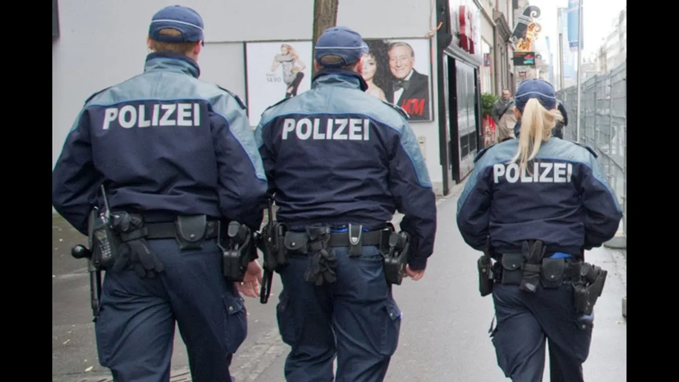 Ezrek tüntettek Bécsben a kötelező oltás ellen