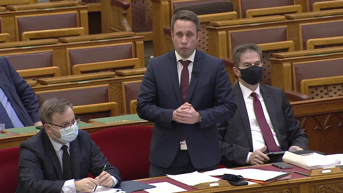 Dömötör Csaba: A kormány mindenkori politikáját a magyar érdekből vezetjük le