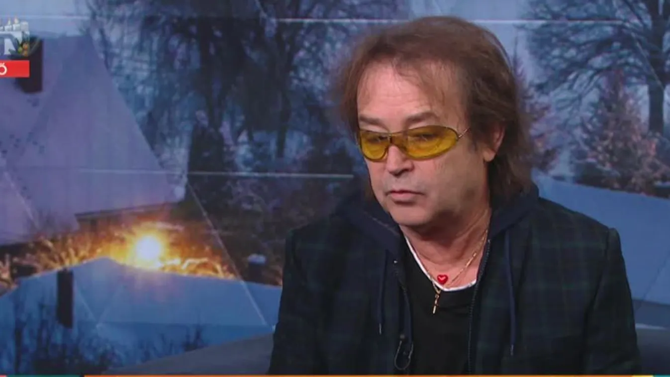 Mozaik: Eddig nem hallott formában vall hitéről Szikora Róbert