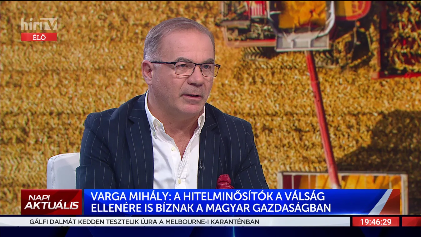 Több mint 2000 milliárd forintot hagy a kormány az embereknél 2022-ben