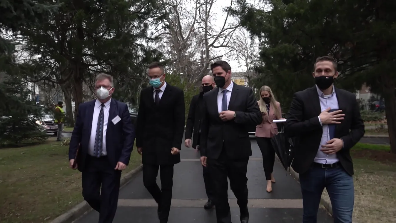 Szijjártó: A kormány célja, hogy minden vágyott gyermek megszülethessen