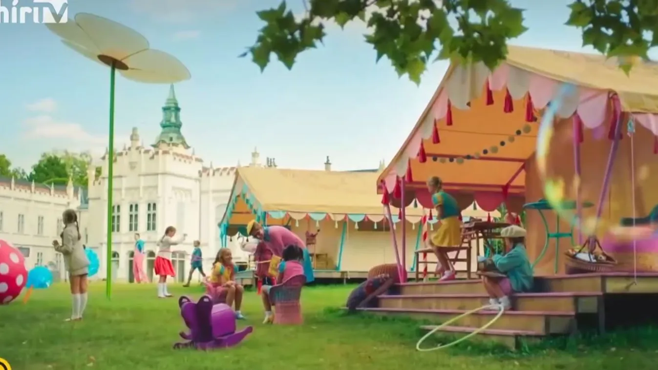 Svenk: Az El a kezekkel a papámtól visszarepít bennünket a gyermekkorba