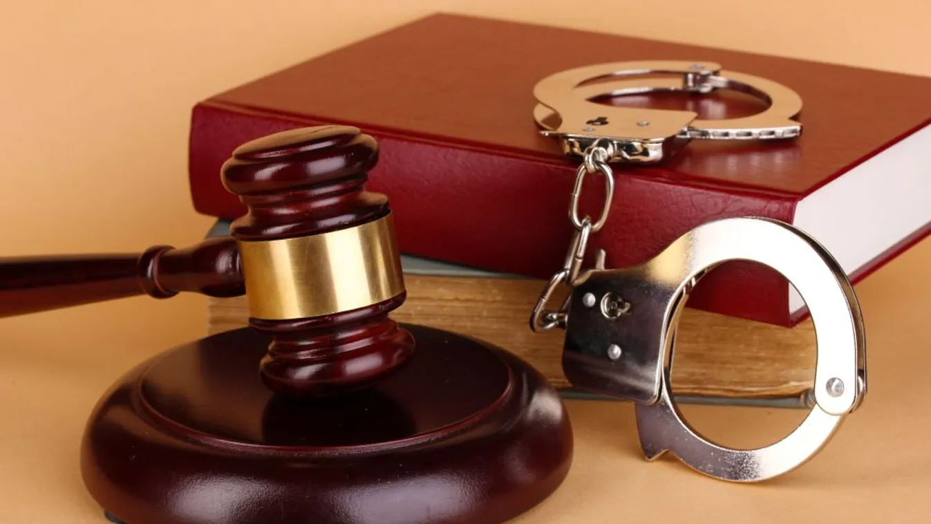 Két kiskorú mellett lakásukban árultak kábítószert és új pszichoaktív anyagot