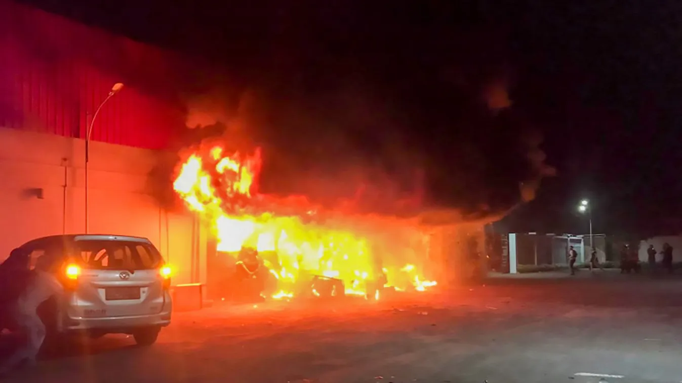 19-en meghaltak egy ázsiai klubban, tömegverekedés és tűz is volt