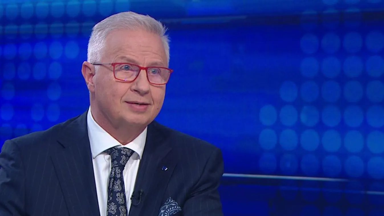 Trócsányi László nagyon örül annak, hogy a Károli Gáspár Református Egyetemnek lehet a rektora