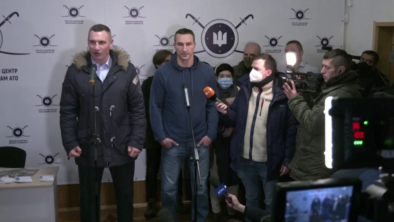 Fegyvert ragadnak a Klicsko testvérek