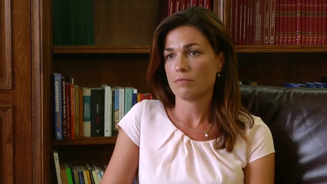 Varga Judit befogadott egy kárpátaljai családot az otthonába