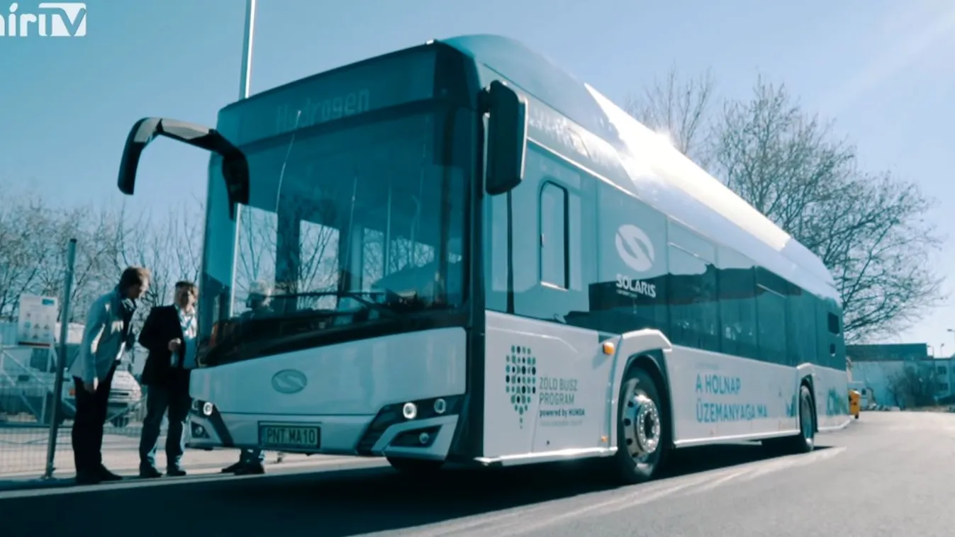StartStop: Forgalomba állt az első hidrogénbusz