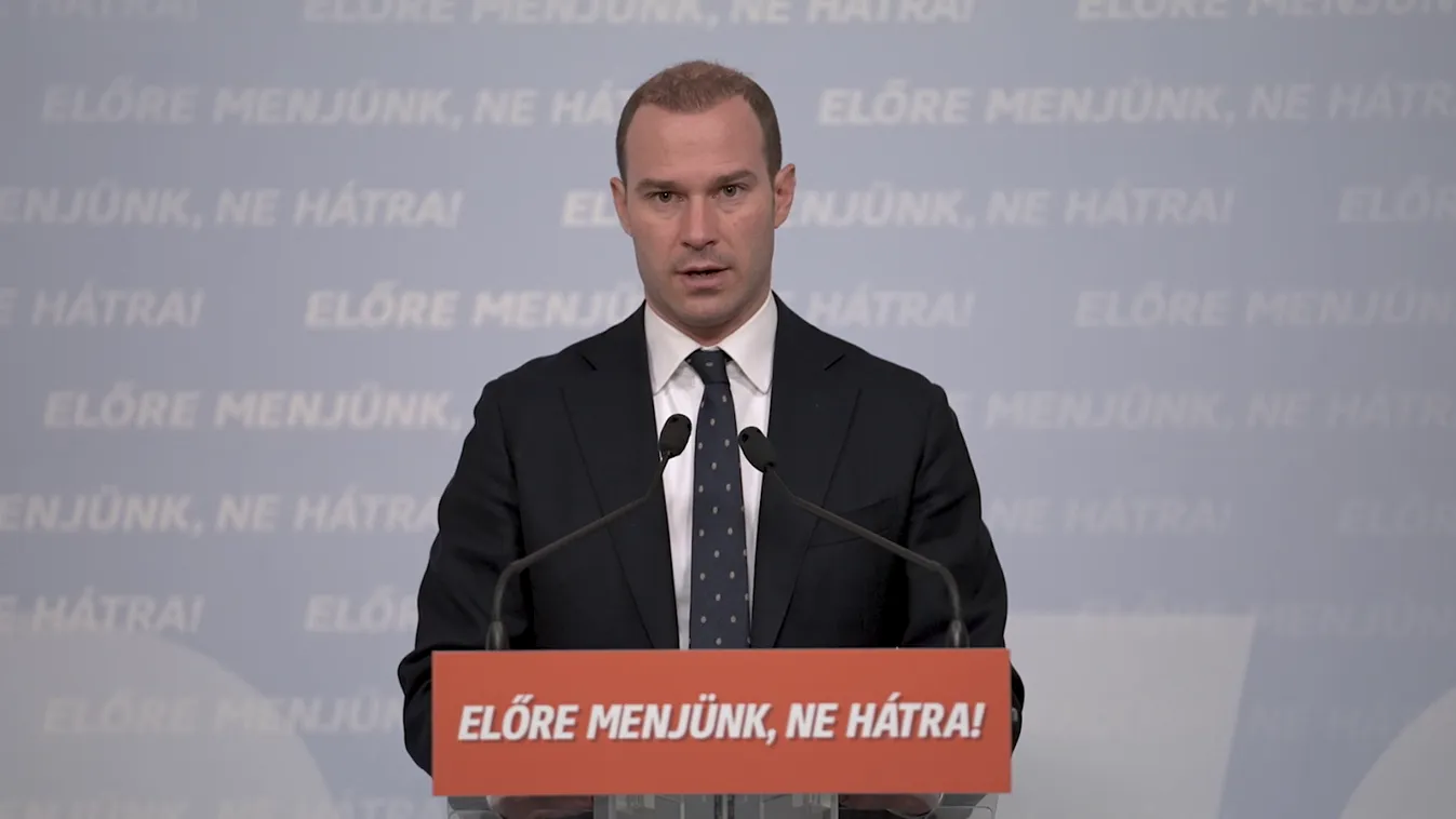 Hollik István: Aki fegyverek küldéséről beszél, az a háború folytatását segíti