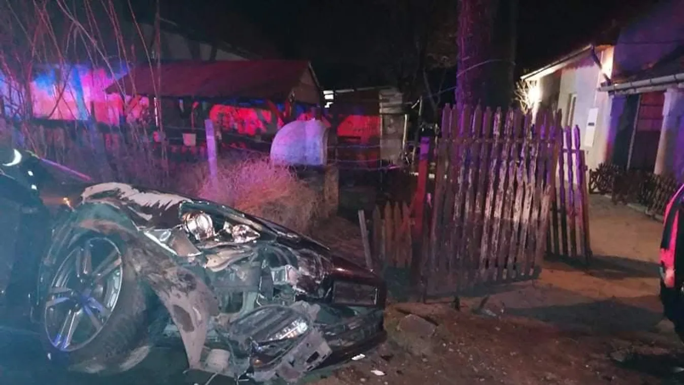 Helyszíni fotók: Rommá törtek egy Porschét Ócsán