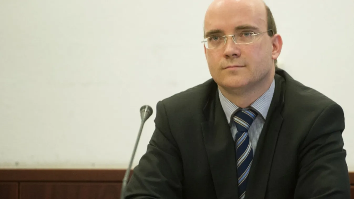 Maruzsa: A következő négy évben 615 ezer notebookot kapnak a tanárok és a diákok