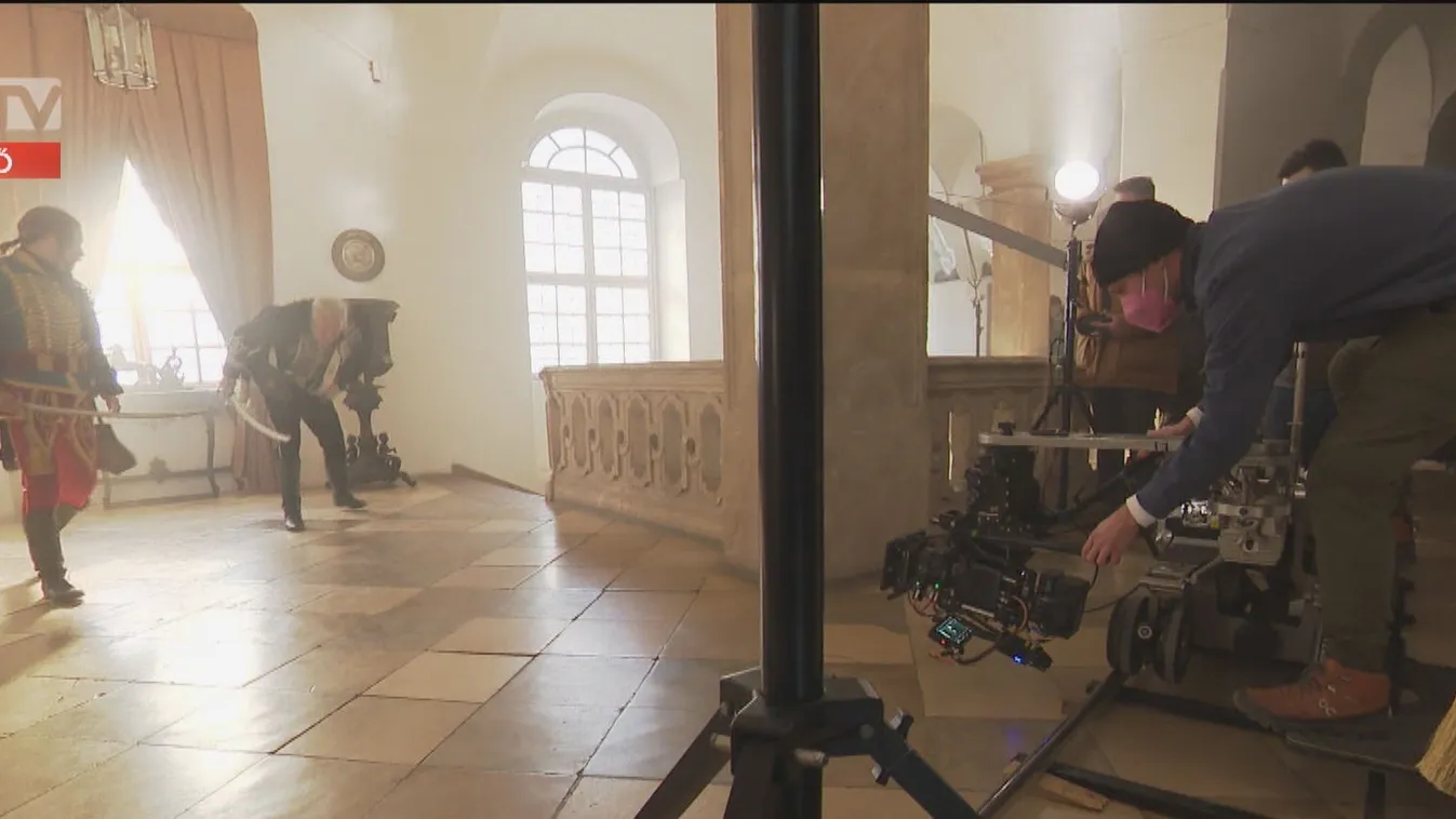 Mozaik - Pécelen forog a Hadik