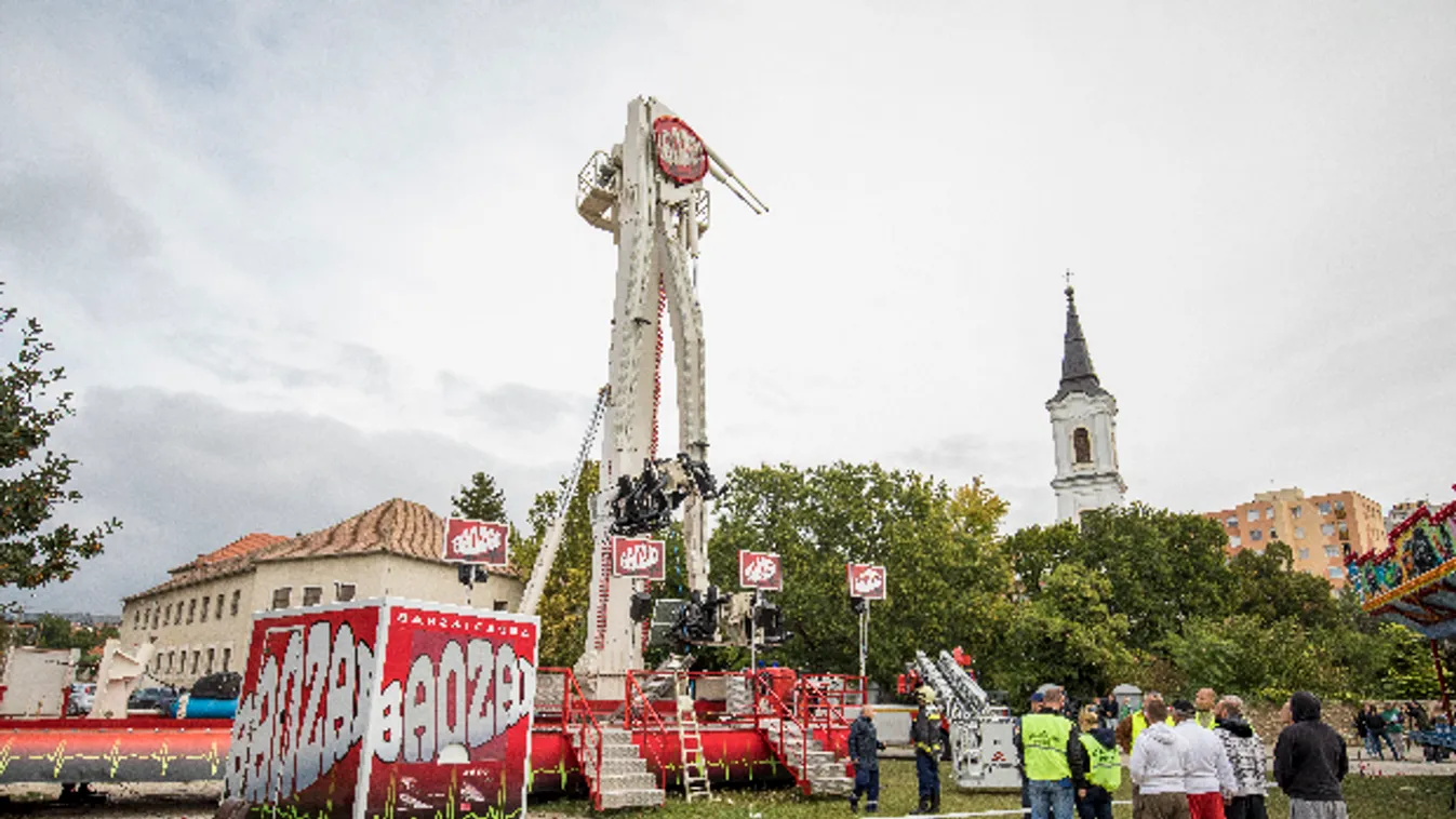 Próbára bocsátotta a bíróság a várpalotai hintabaleset vádlottjait