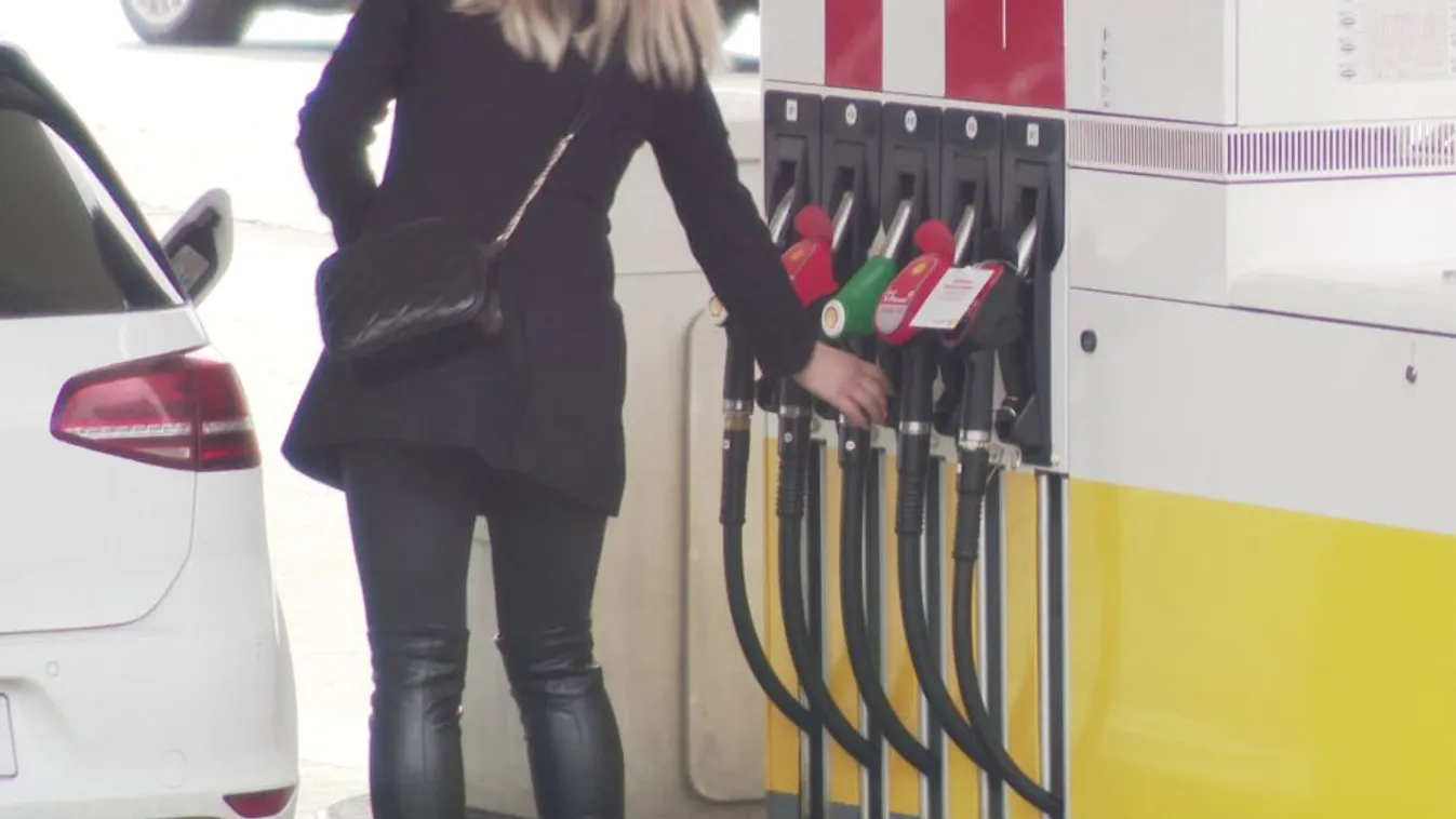 Benzinturizmus alakult ki az északi határnál