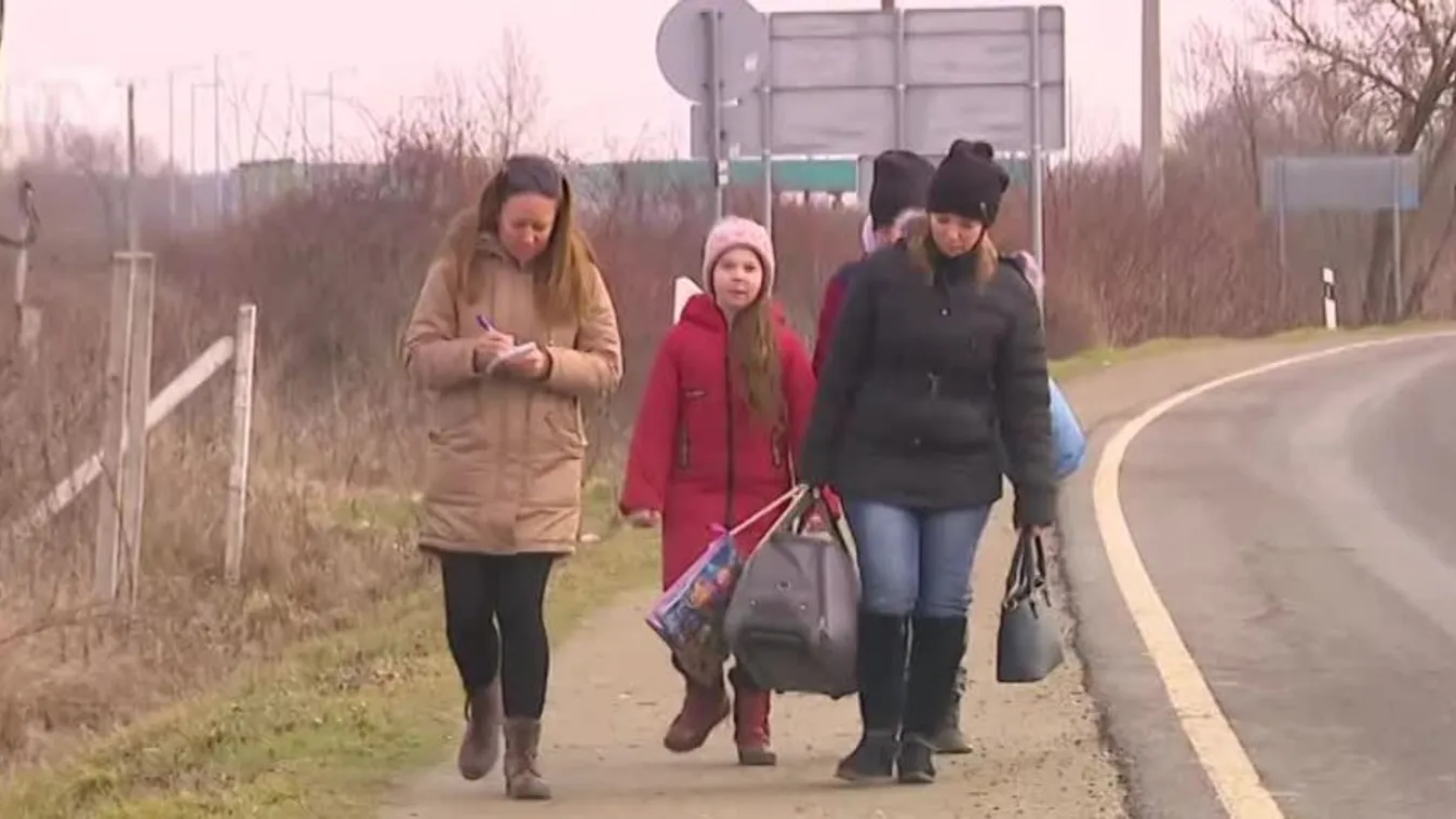 Magyarországra menekülnek az Ukrajnában élő magyar családok