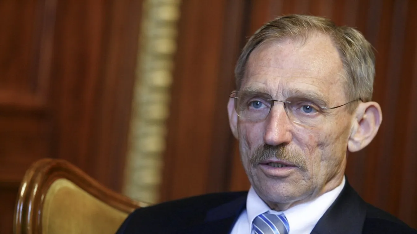 Pintér Sándor: Egyetlen, Ukrajnából menekülő sem kerülhet rosszabb helyzetbe a távolról, dokumentumok nélkül érkezőknél