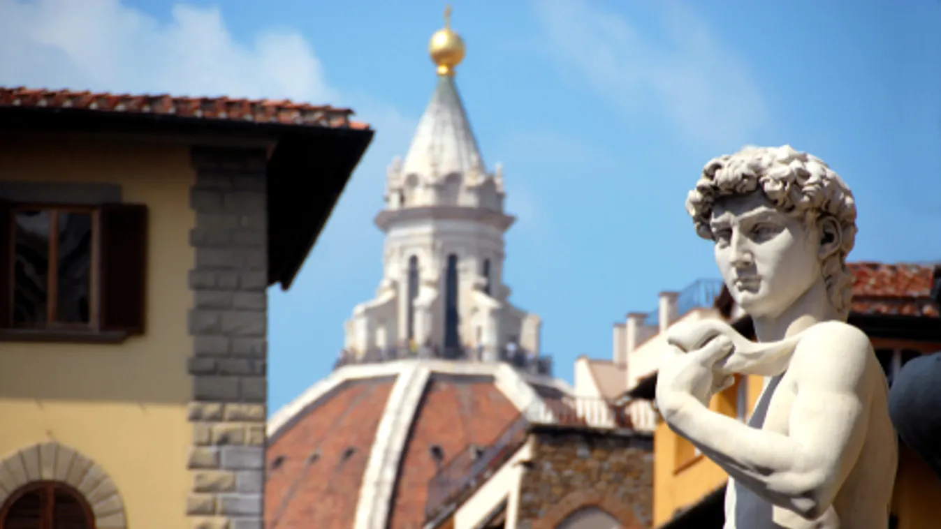 Vitát váltott ki a köztéri Dávid-szobor letakarása Firenzében