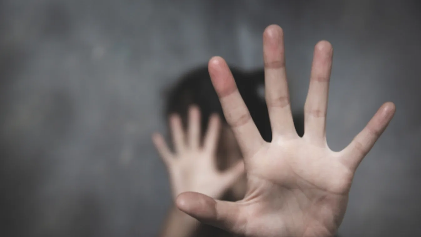 Köszönt, ütött, majd elfogták