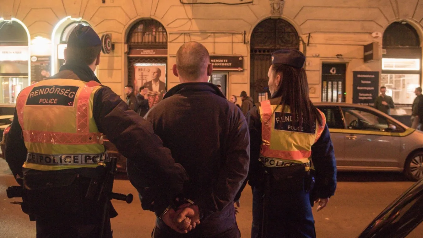 Belvárosi ellenőrzéssel indult a nyári időszámítás