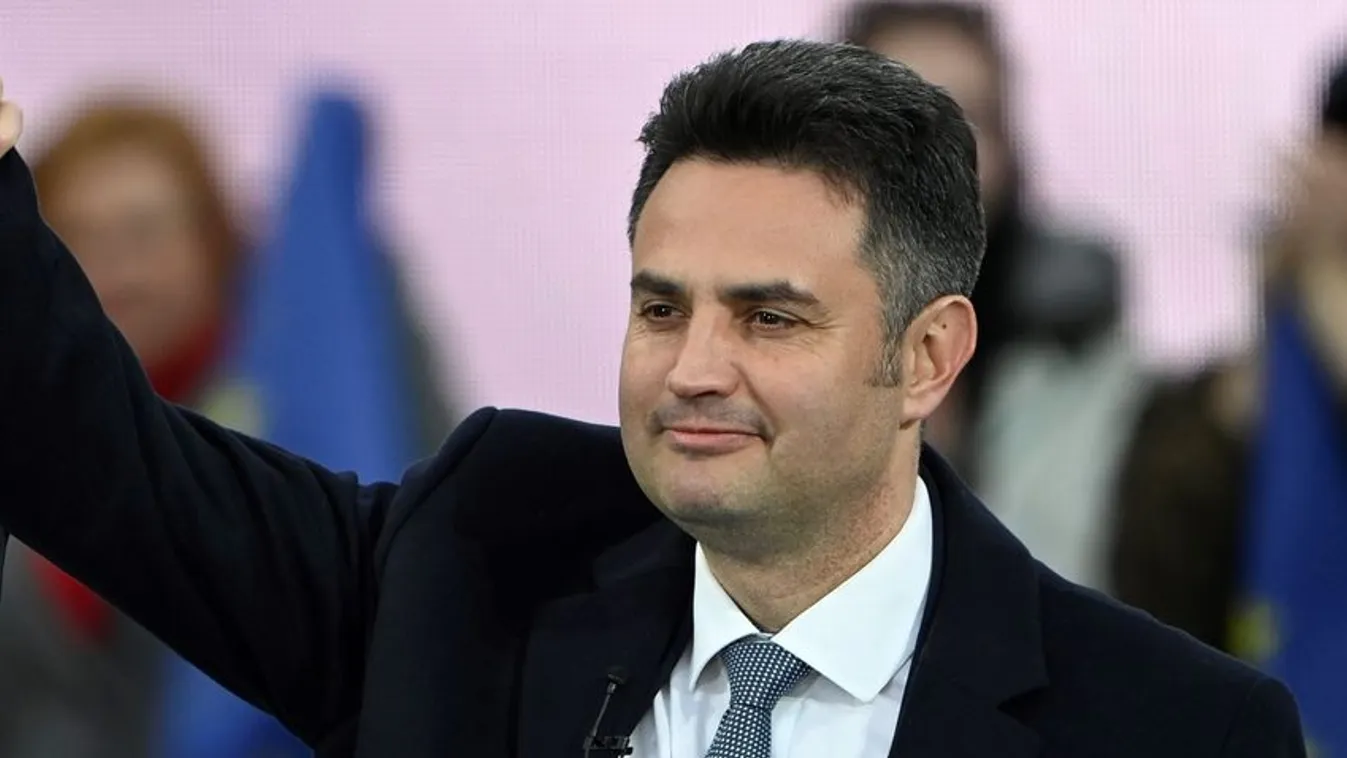 Bástya elvtárs telefonál Deák Dánielnek