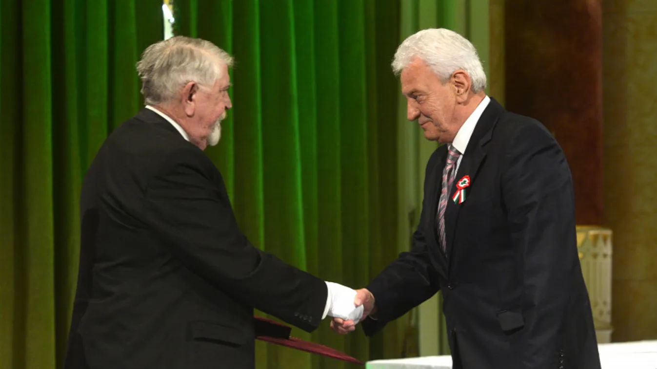 Kásler Miklós állami kitüntetéseket, művészeti díjakat adott át