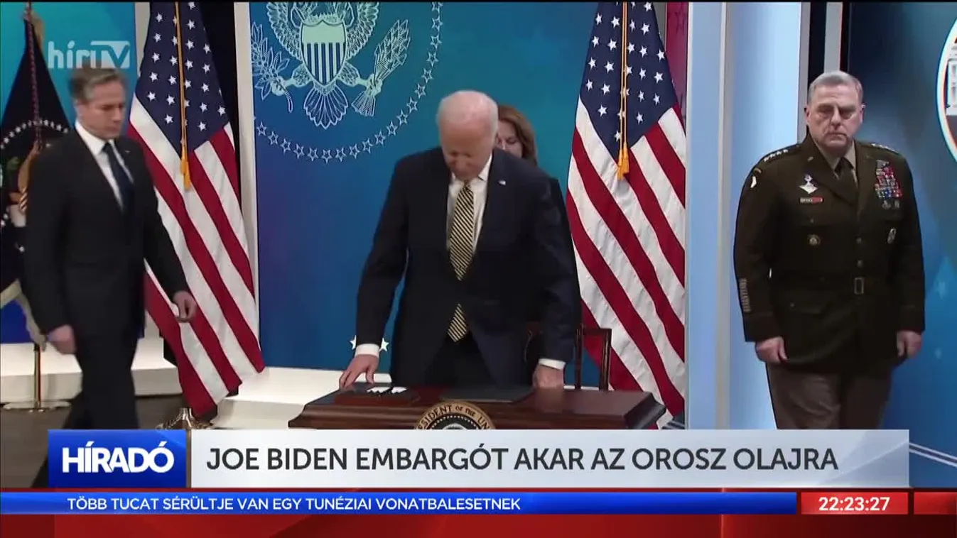 Joe Biden embargót akar az orosz olajra