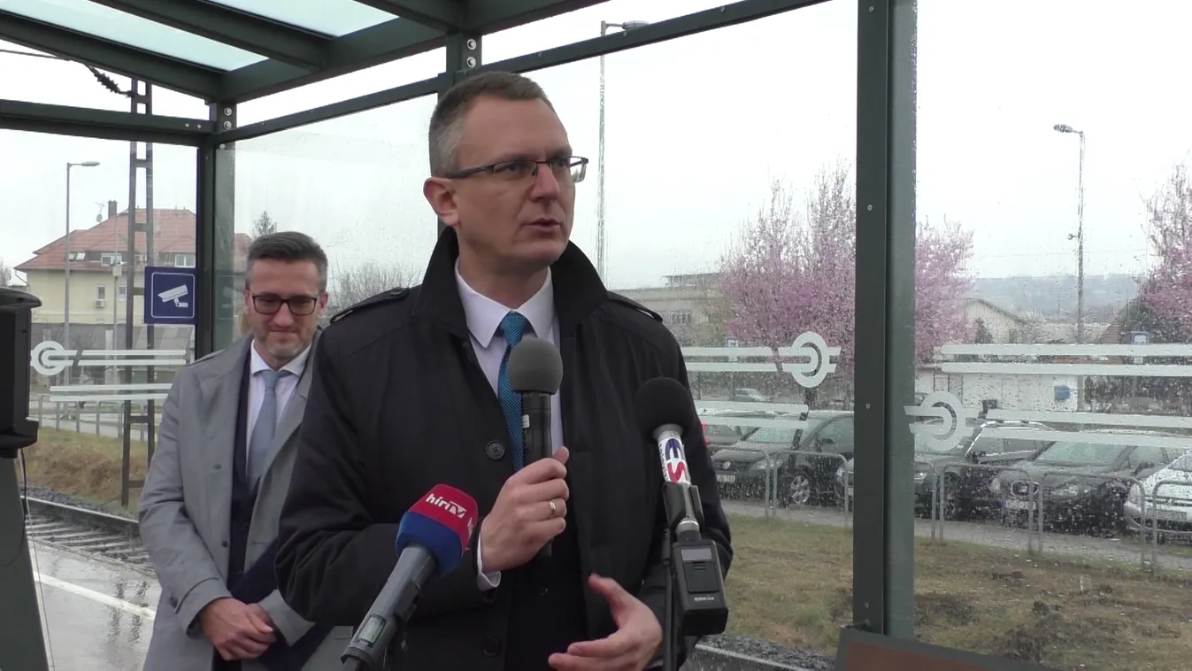 Idén is közvetlen expresszvonat köti majd össze a Dunakanyart a Balatonnal