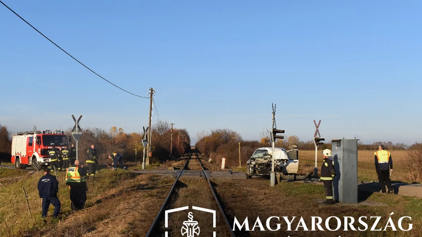 Vasúti átjáróban ütközött a vonatnak a pizzafutár