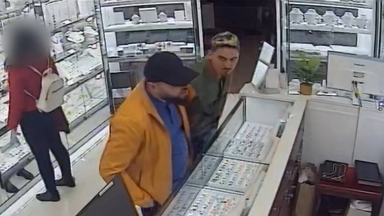 Csak a kezemet figyeljék!