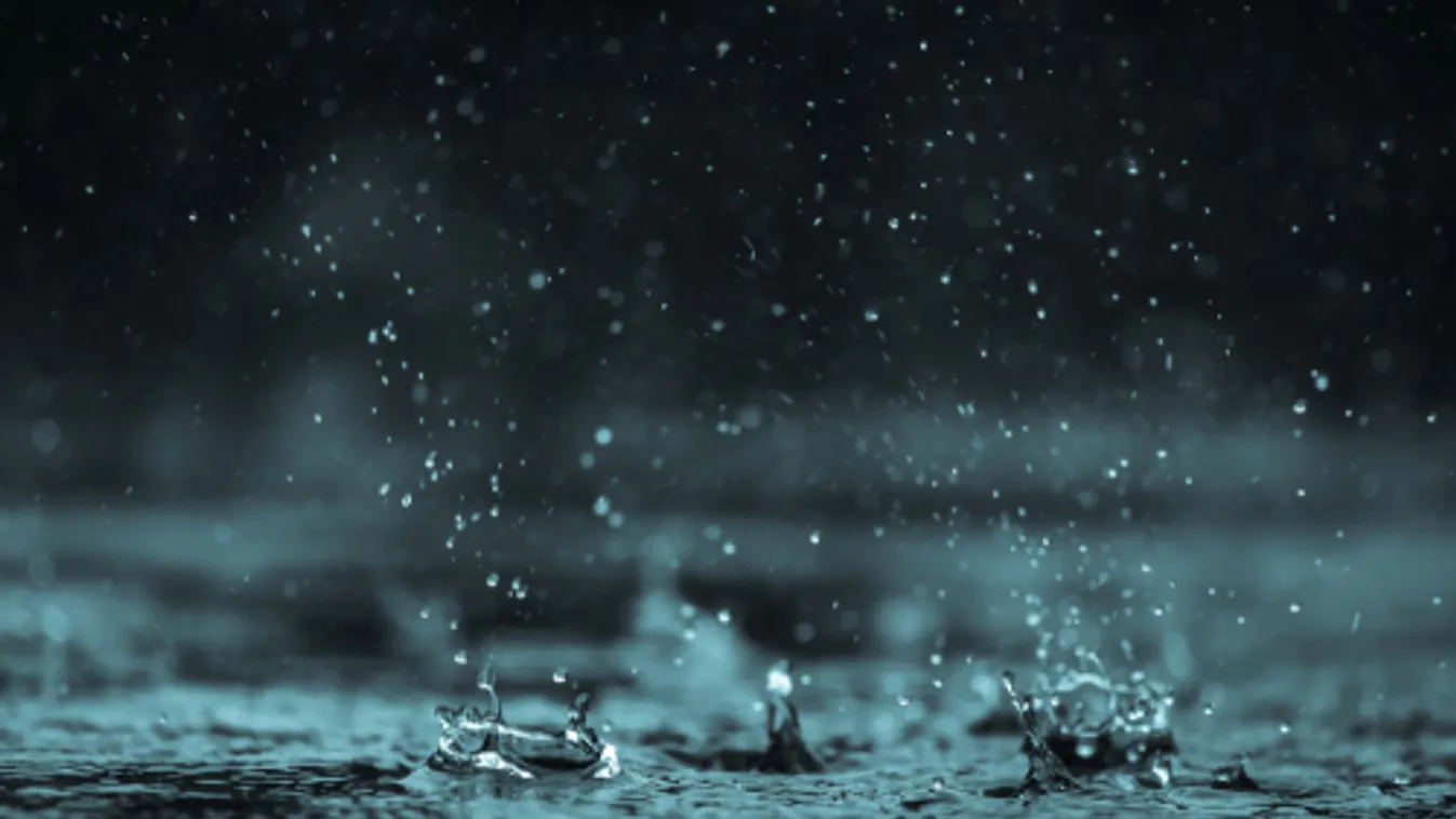 Szörnyű, ami az ország felé közelít: Több megyét letarol a zivatar