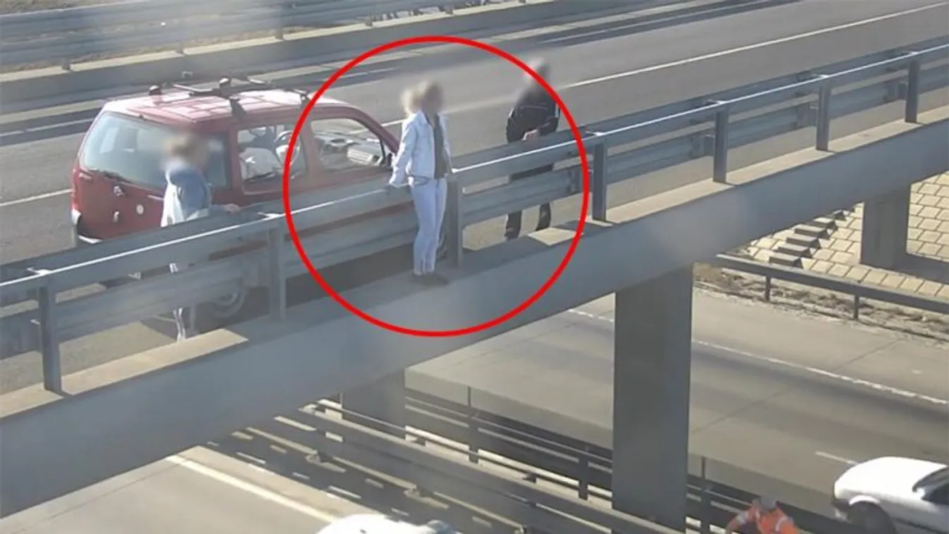 A száguldó autók közé akart ugrani egy fiatal nő. Négy perc alatt értek oda a Magyar Közút kollégái