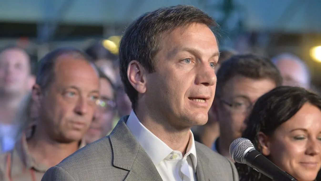 Bajnai Analytica: Egymillió hívás lopott telefonszámokkal