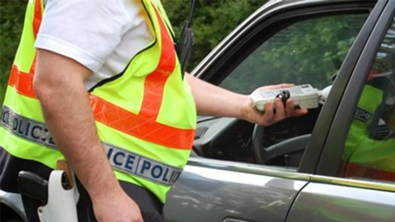 Országszerte szondáztatják a járművezetőket a rendőrök húsvétkor