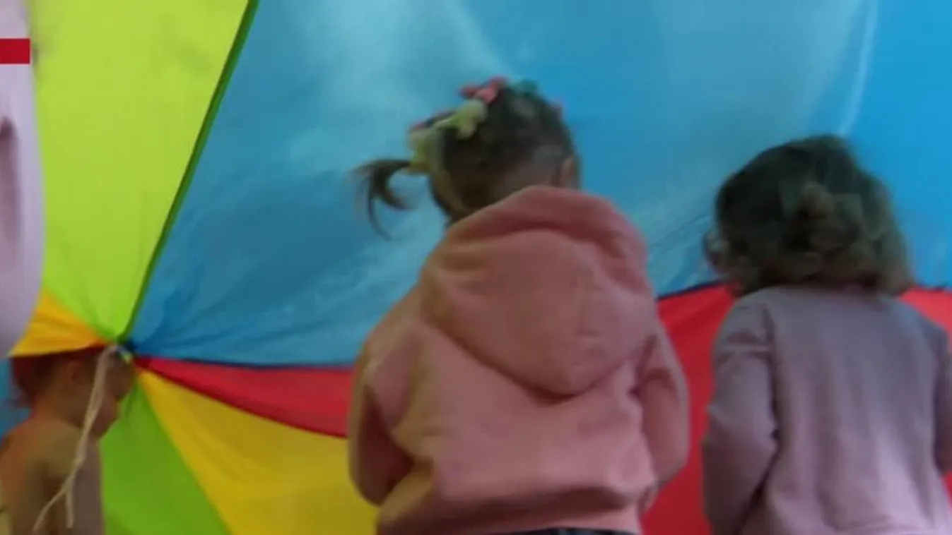 Radar: Játszva repül a babaidő