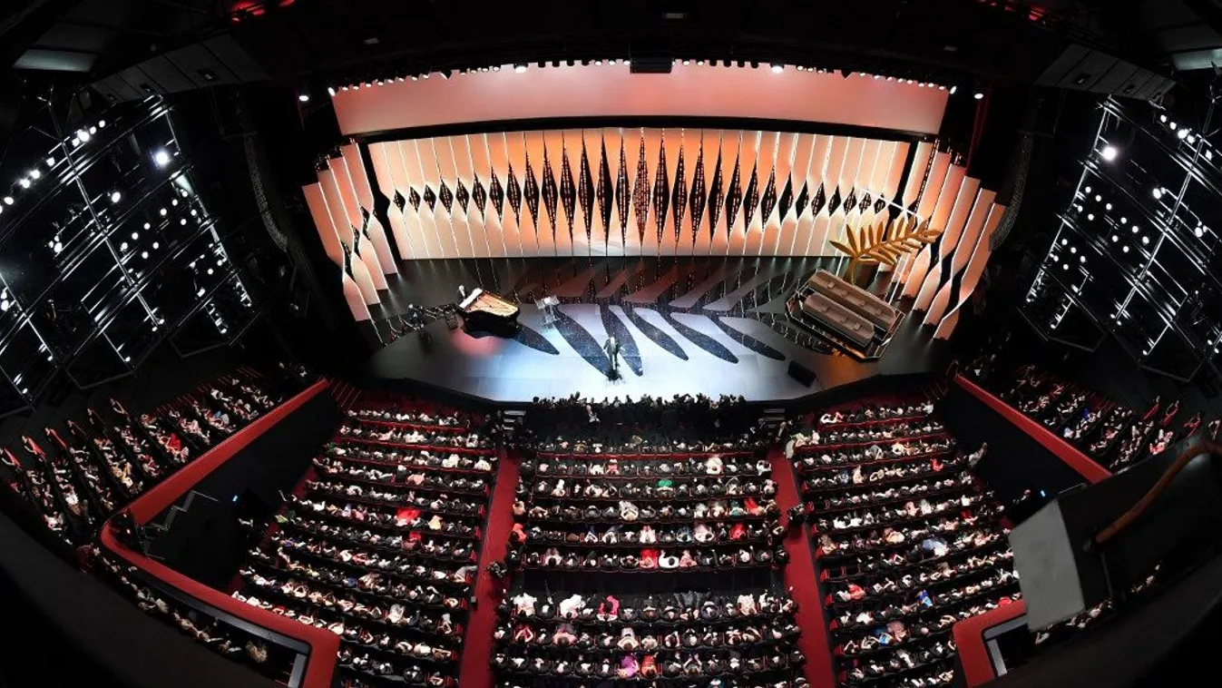 A 75. cannes-i fesztivál megnyitóján Kijevből bejelentkezett az ukrán elnök