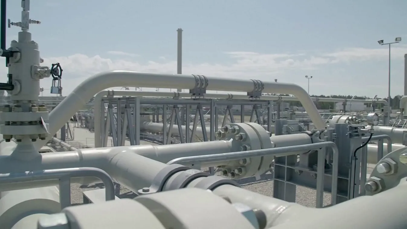 Hidvéghi: Nem lehet egyik napról a másikra elhagyni az orosz energiahordozókat