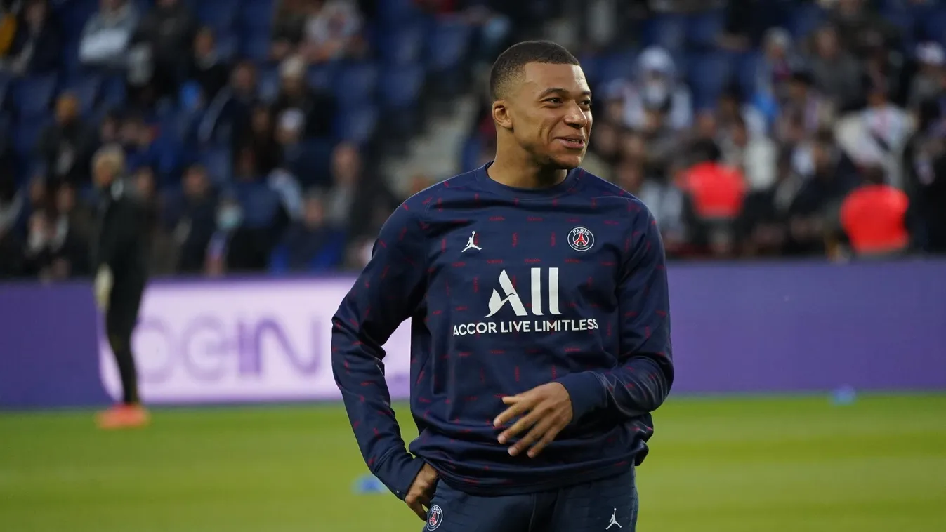 Mbappé marad a PSG-nél