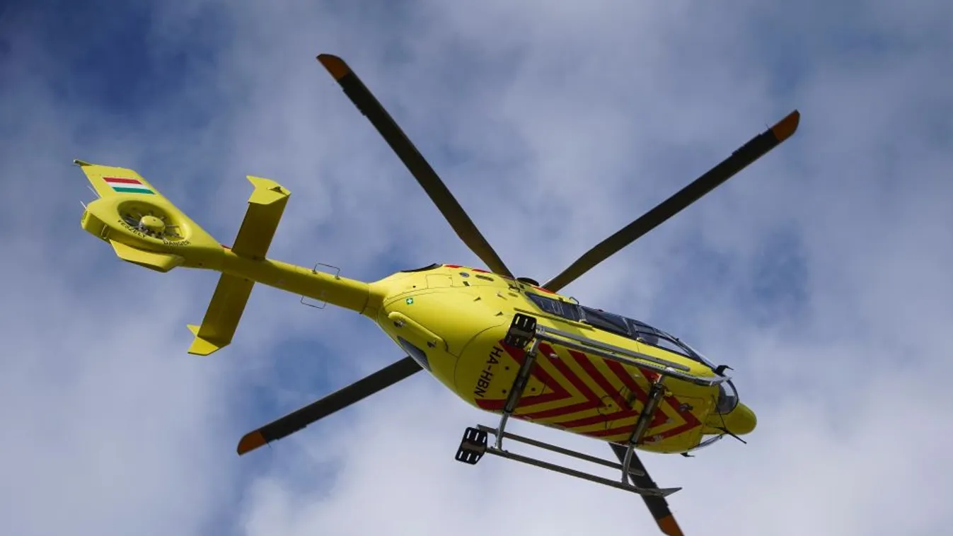 Mentőhelikoptert kellett riasztani az M1-es autópályára