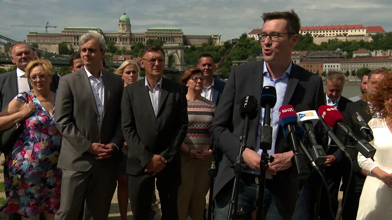 Félmillió forint bírságot szabott ki Karácsony Gergelyre az NVB